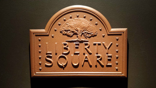 liberty square trash can plaque